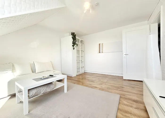 Naehe A1 Und Mercedes By Interhome *